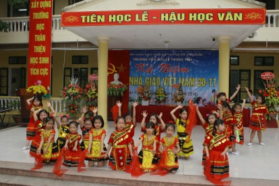 Lễ kỉ niệm ngày NGVN 20/11/2018 trường TH Lê Trọng Tấn