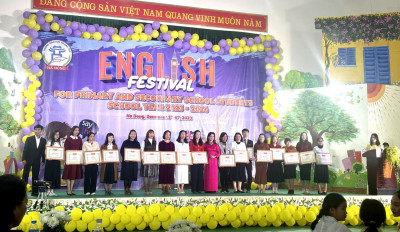Chúc mừng cô trò Trường tiểu học Lê Trọng Tấn đạt giải Nhì trong Cuộc thi ngày hội Tiếng Anh English Festival